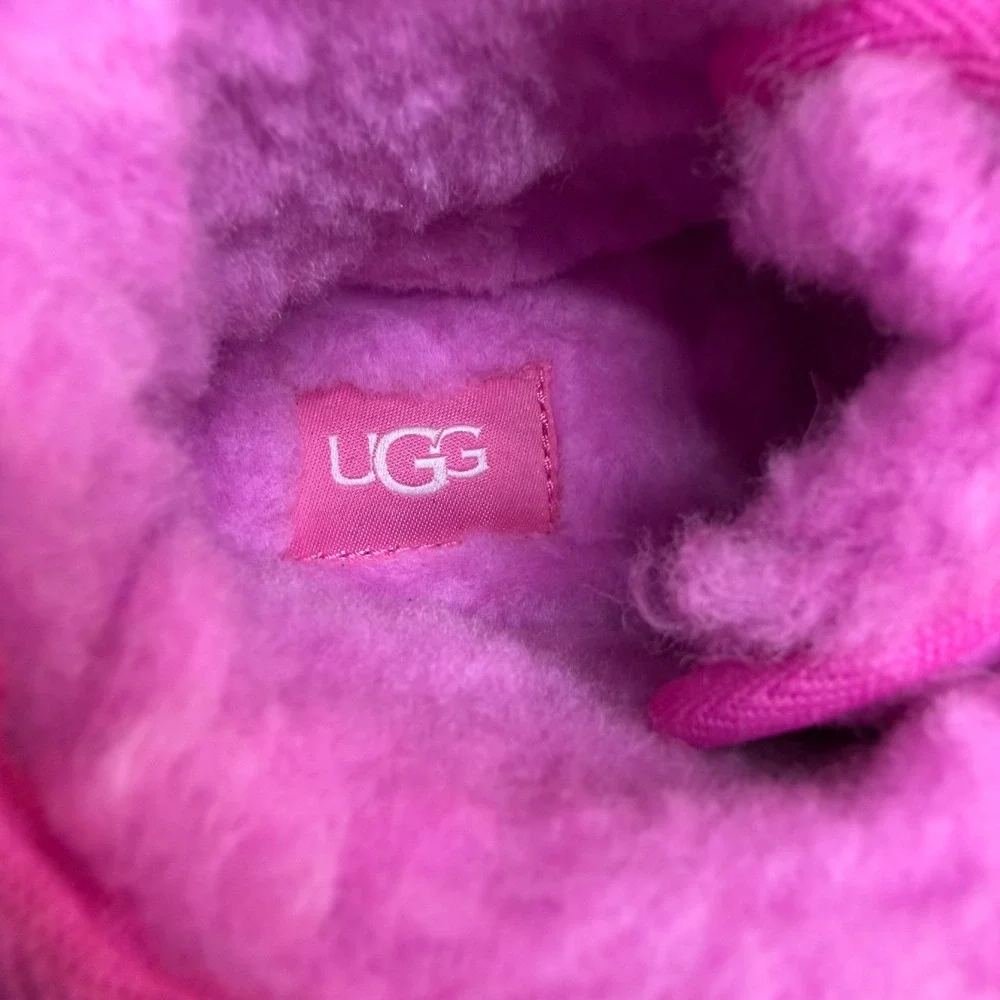UGG Neumel Chukka Womens Boots Size 7 Pink Suede Shearling Fur Lined